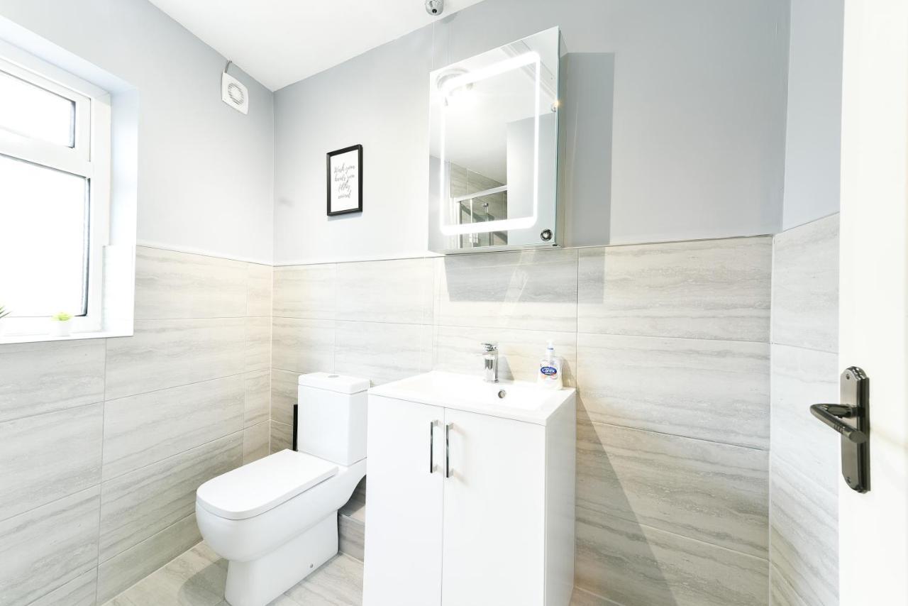 4 Bedroom, 2 Bathroom House - Free Parking Pontefract Exterior foto
